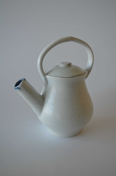 2018-04-29_porcelain-teapot-1.jpg