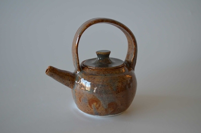 2018-04-29_porcelain-teapot-2a.jpg
