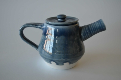 2018-04-29_porcelain-teapot-4a.jpg