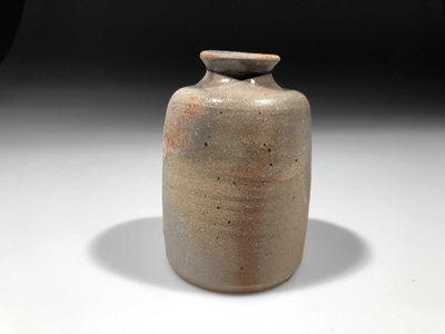 2019-09-01_woodfire-stoneware-vase-5b.jpg