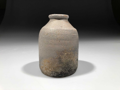 2019-09-01_woodfire-stoneware-vase-6.jpg